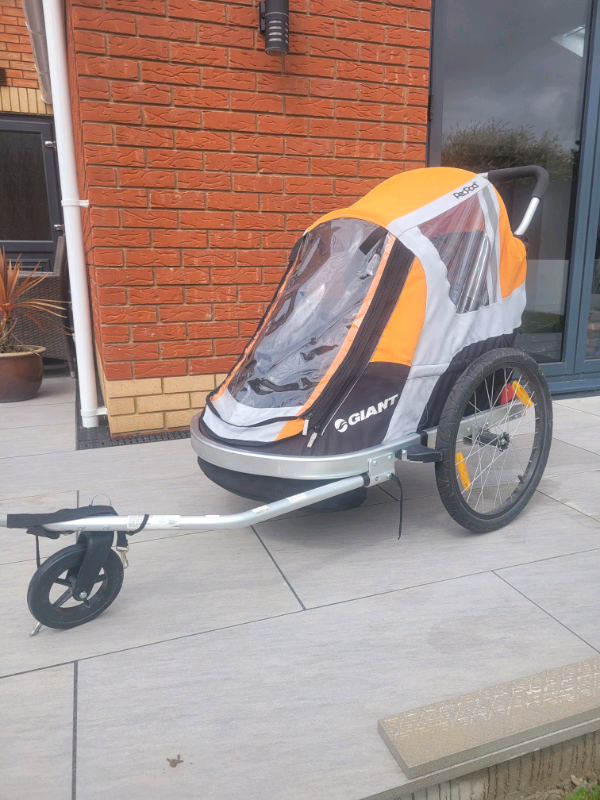 Giant peapod bike trailer | in Llanelli 